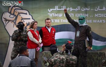 من دير البلح إلى العالم... المقاومة تؤكِّد ثباتها وقوَّتها عبر تسليم الأسرى