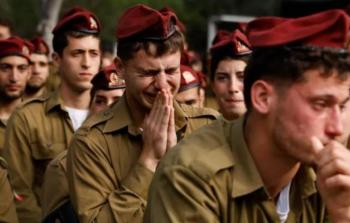 الاحتلال يطلق النار على جندي 