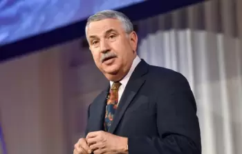 توماس فريدمان ينصح قادة العرب: لا تسمحوا لترامب بأن يملي عليكم