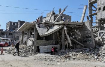 بين الخوف والاضطرار.. عائلات تعيش في منازل آيلة للسقوط بلا خيارات أخرى