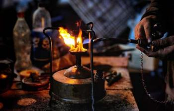 عودة بابور الكاز في غزَّة: من وسيلة إضاءة إلى رمز للصُّمود وسط الظَّلام