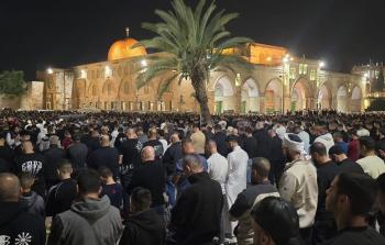 100 ألف مصل يؤدون صلاتيّ العشاء والتراويح في المسجد الأقصى
