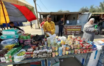 المعلبات والبقوليات تتربع على مائدة الإفطار في رمضان