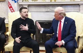 صورة حية من لقاء ترامب وزيلنسكي أمس في المكتب البيضاوي بواشنطن