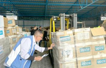 الإجراءات الإسرائيلية تجاه منظمات الإغاثة تُقيِّد أنشطتها الإنسانية 