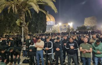 100 ألف مصلّ أدَّوا صلاتي العشاء والتَّراويح في المسجد الأقصى