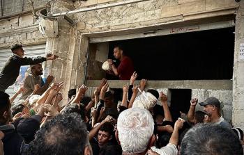 من طوابير الخبز إلى السُّوق السَّوداء... غزَّة تقاوم الجوع بوجع يوميّ