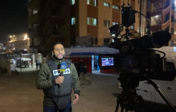 داخل غرفته...مركز يكشف اللَّحظات الأولى لاستهداف الصَّحفيِّ محمَّد منصور