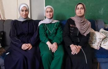 بين فقد الأحبَّة وصمود الحياة... أماني عاشور وبناتها يكابدن قسوة الأيَّام