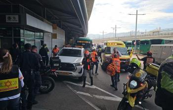 قتيل و4 إصابات في عملية طعن وإطلاق نار بمحطة الحافلات المركزية بحيفا