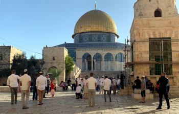 مستوطنون يقتحمون المسجد الأقصى بحماية قوَّات الاحتلال