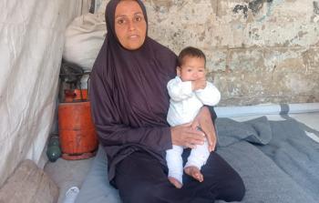 صرخة أولى في العراء... الرُّضَّع ضحايا للنُّزوح القسريِّ أيضًا !