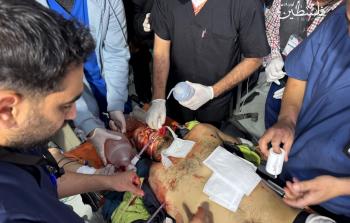 شهيد وإصابات من الكادر الطبي بقصف الاحتلال على المستشفى الكويتي بخانيونس