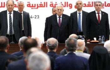 لوموند: السُّلطة الفلسطينيَّة تفقَّد مصداقيَّتها وسط هشاشة سياسيَّة وماليَّة