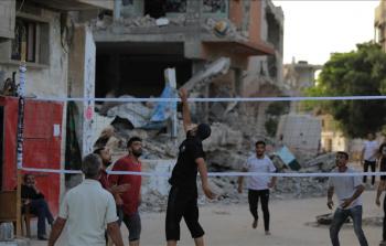 نجوم في العراء.. رياضيو غزَّة يتقاسمون 