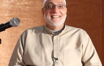 استشهد مع أفراد من عائلته...