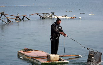 صيادو غزَّة.. لقمة عيش مهدَّدة وقوارب مثقلة بالجراح