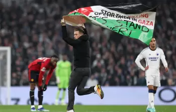 بعد تراجع التَّضامن.. حملات تطالب جماهير الملاعب بتكثيف الدعم لغزة