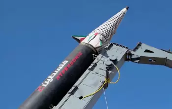 القوَّات المُسلَّحة اليمنيَّة تقصف قاعدةً جويَّة للاحتلال شرقي حيفا المُحتلَّة