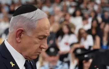 معاريف: حكومة نتنياهو غارقة في الدِّماء والزَّمن لن يغسل العار