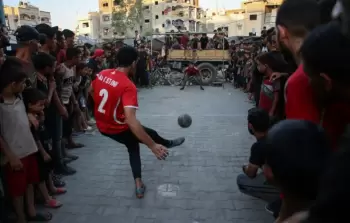 رياضيو غزة.. من الملاعب إلى ميادين الإنسانية