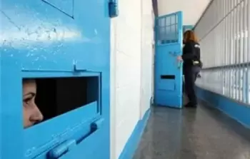 ظلام وتجويع واعتداءات ... الاحتلال يصعّد ضد الأسيرات في الدامون