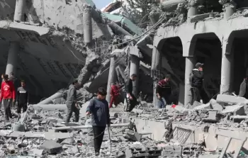 حين قُصفت الضِّحكة... قصَّة أب فقد نصف حياته في مدرسة