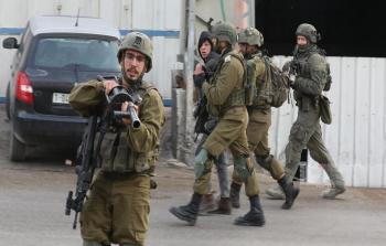 الاحتلال يشنّ حملة اعتقالات في الضفة الغربية