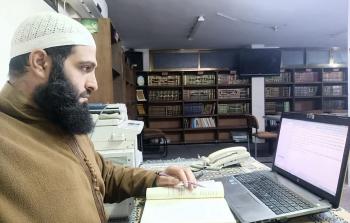 شهيد الكلمة والرحمة.. د.عبد الله مقاط يودع حروفه وأهله في مجزرة واحدة