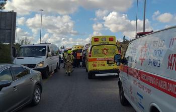 النقب: مقتل طفل و6 إصابات بإطلاق نار على مركبات خلال حفل زفاف