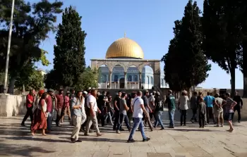 مستوطنون يقتحمون الأقصى تحت حماية قوات الاحتلال