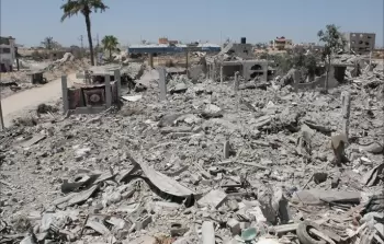 بلدية خزاعة تعلن البلدة منطقةً منكوبة بالكامل جرَّاء الاستهدافات 