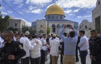 مستوطنون يقتحمون المسجد الأقصى بحماية قوات الاحتلال