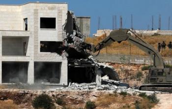 الاحتلال يهدم منزلًا في شقبا غرب رام الله