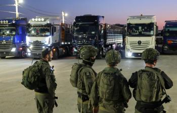 المكتب الحكومي: الاحتلال يواصل منع دخول شاحنات المساعدات إلى غزة