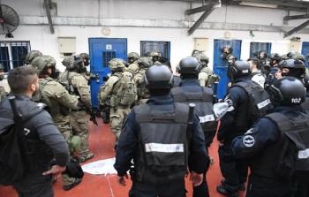 حماس: الاغتيالات الممنهجة بحق الأسرى في سجون الاحتلال تستوجب تحركًا عاجلًا