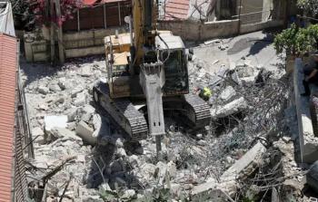 الاحتلال يهدم متنزهًا في بيت ساحور ويشن عملية جرف في مخيم شعفاط