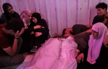 المكتب الحكومي: الاحتلال يواصل جرائمه في غزَّة وتصريحات ترمب متماهية مع سياسات استدامة الجوع