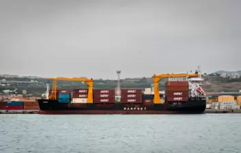 عمال ميناء فرنسي يرفضون تحميل مكونات عسكرية لـ