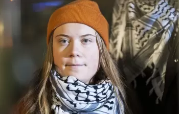 الناشطة السويدية ثونبرغ تكشف تفاصيل اختطافها وسفينة 