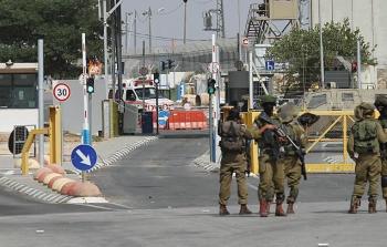 الضفة الغربية..  إطلاق نار على حاجز إسرائيلي واستشهاد المنفّذ