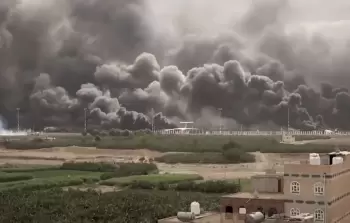 الاحتلال يستهدف موانئ الحديدة غرب اليمن