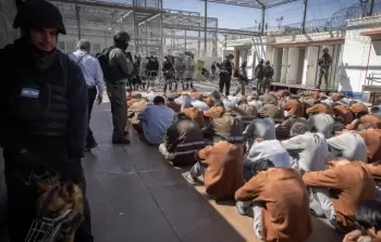 مؤسسات الأسرى: الاحتلال يحوِّل سجونه إلى ساحات مفتوحة للتَّعذيب الممنهج بحقِّ المُعتقلين الفلسطينيين