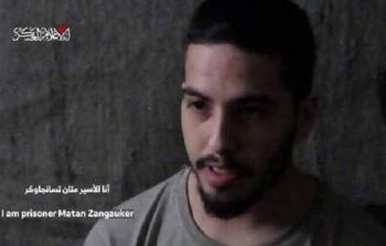 كيف علّقت والدة الأسير ماتان تسنجاوكر على تحذيرات أبو عبيدة؟