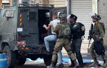 الاحتلال يشنُّ حملة اقتحامات واعتقالات في الضَّفَّة والقدس