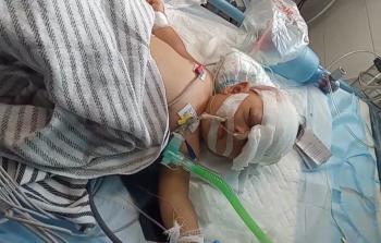 طفلان معاقان وأم حامل جريحة.. مأساة أسرة الجعب التي تنتظر الرحمة