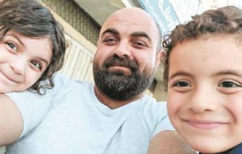 عشر ليالٍ في العناية.. الطبيب حمدي النجار يلتحق بأطفاله التسعة