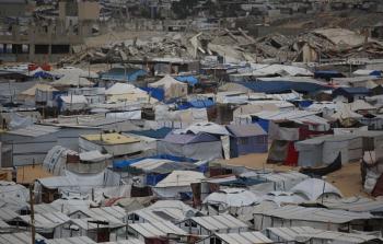 بين الجوع والفئران... نازحو غزَّة يواجهون الموت بصمت