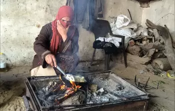 في غزة.. النار تُستعار والقدّاحات نادرة والغاز مفقود