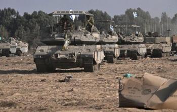 (إسرائيل) تفجّر أحياء غزة بناقلات جند محملة بـ12 طناً من المتفجرات